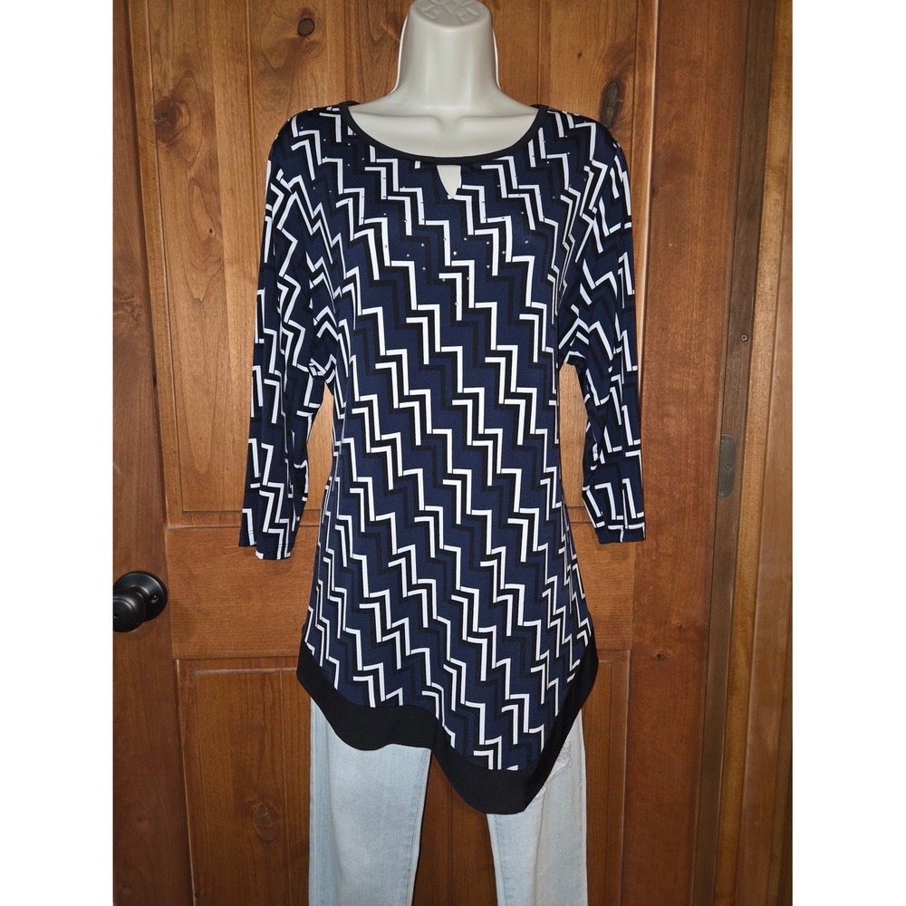 CJ Banks Navy and White Zigzag Tunic **FLAWED**